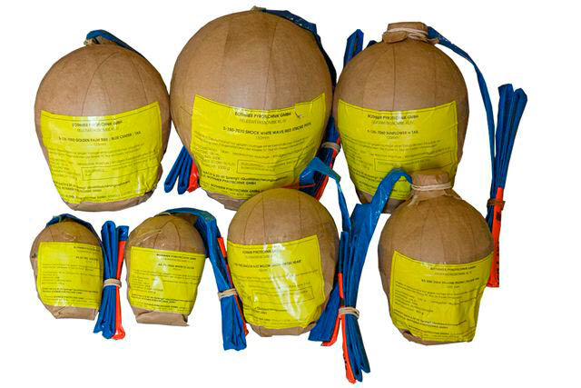 Feuerwerk Kugelbomben von 65mm bis 150mm mit und ohne Kometenaufstieg