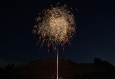 Glut und Eisen 9-Schuss-Feuerwerk-Batterie