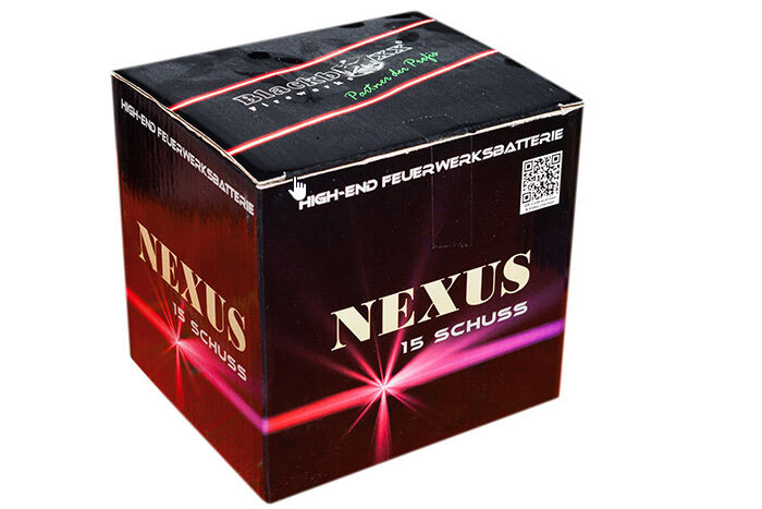 Nexus 15-Schuss-Feuerwerk-Batterie Silberne Feuersäulen aus lautstarkem Crackling, darüber prachtvolle Buketts aus knisternden Cracklingwolken.